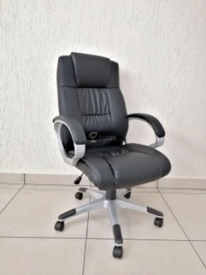 Кресло Barneo K-6 для руководителя (черная экокожа) в Надыме - nadym.mebel-74.com | фото